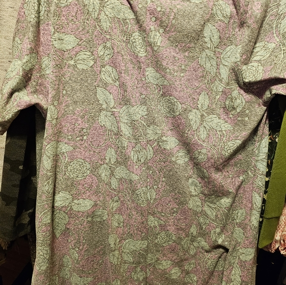 Lularoe Perfect T Size M EUC - Picture 4 of 4